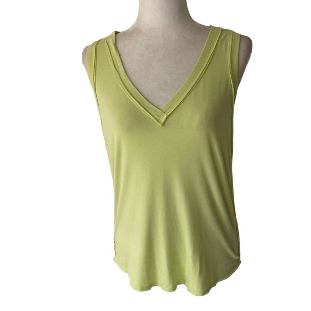 We The Free Green V Neck Sleeveless Tank Top SZ XS